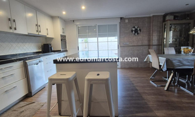 Objekte zum Wiederverkauf - Stadthaus - Torrevieja - TORREVIEJA
