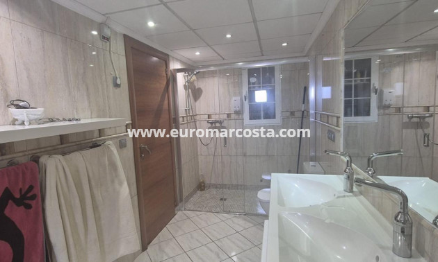 Objekte zum Wiederverkauf - Stadthaus - Torrevieja - TORREVIEJA