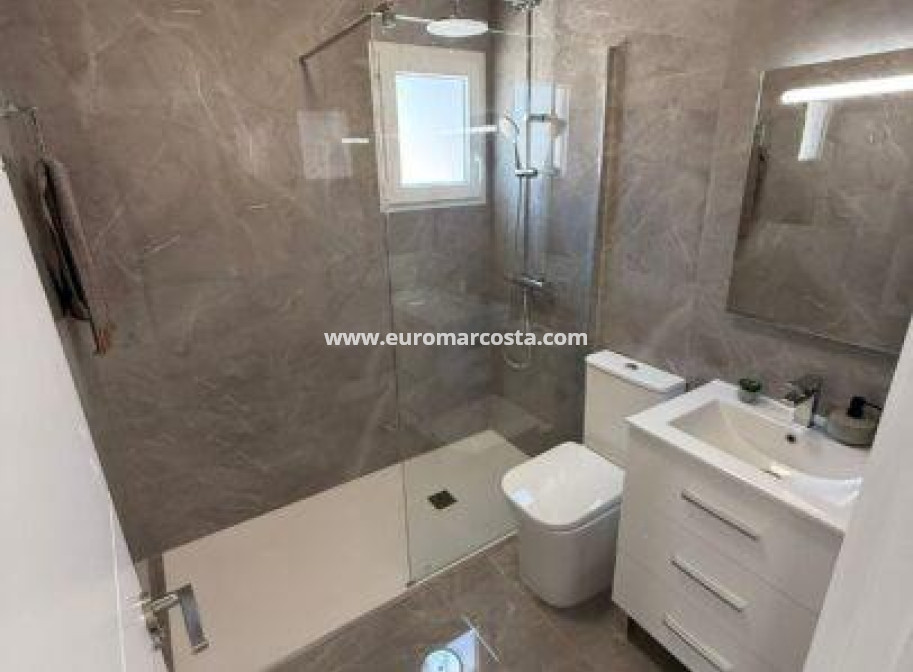 Objekte zum Wiederverkauf - Villa freitstehend - Orihuela Costa - TORREVIEJA