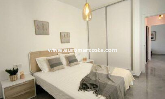 Objekte zum Wiederverkauf - Villa freitstehend - Orihuela Costa - TORREVIEJA