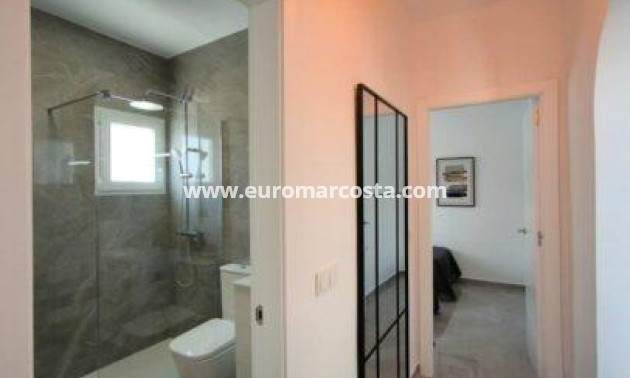 Objekte zum Wiederverkauf - Villa freitstehend - Orihuela Costa - TORREVIEJA