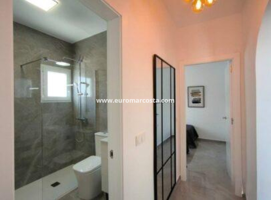 Objekte zum Wiederverkauf - Villa freitstehend - Orihuela Costa - TORREVIEJA