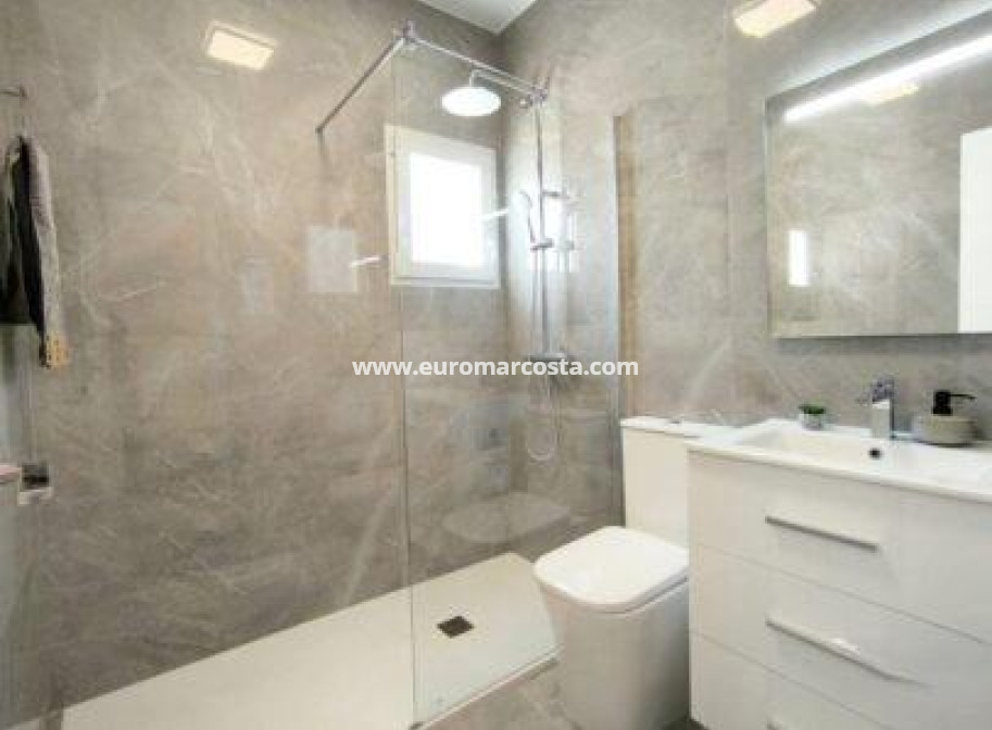 Objekte zum Wiederverkauf - Villa freitstehend - Orihuela Costa - TORREVIEJA