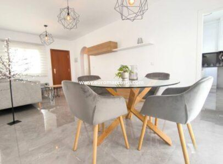 Objekte zum Wiederverkauf - Villa freitstehend - Orihuela Costa - TORREVIEJA