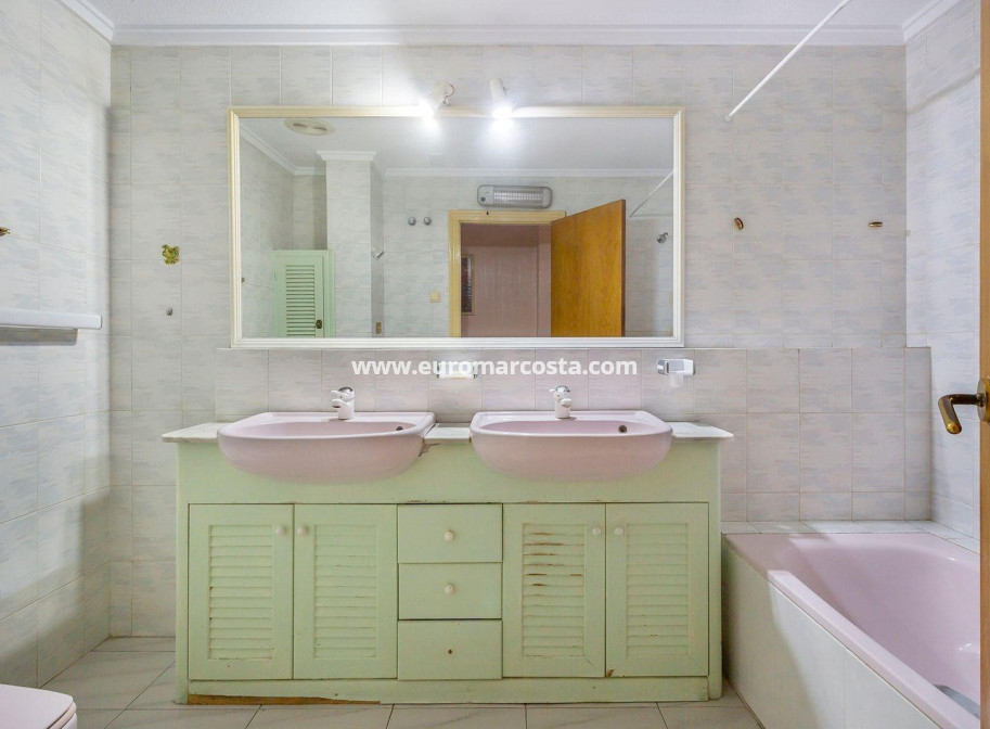 Venta - Apartamento / piso - Torrevieja - TORREVIEJA