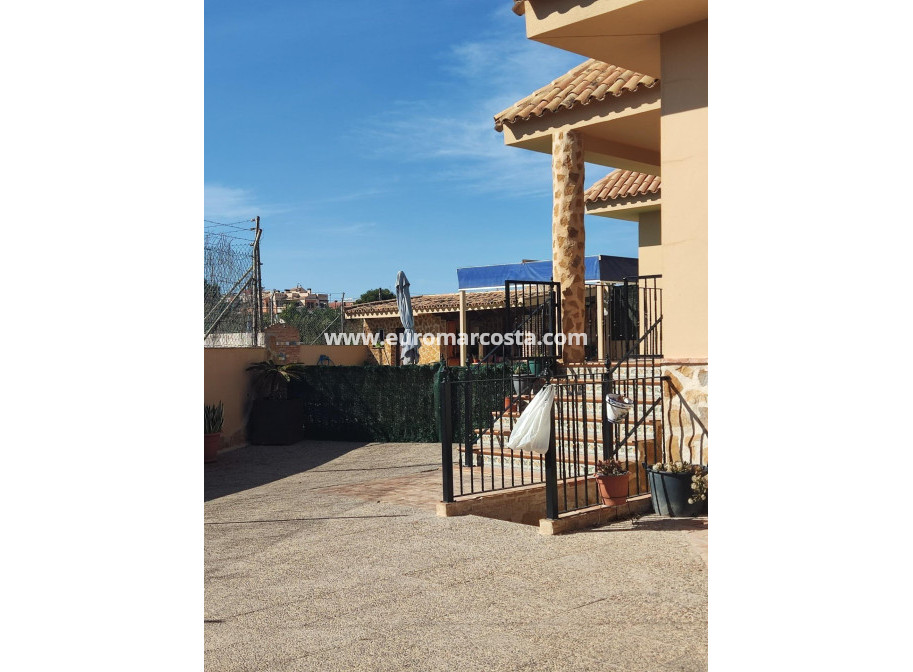 Objekte zum Wiederverkauf - Villa freitstehend - Orihuela Costa