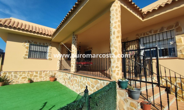 Objekte zum Wiederverkauf - Villa freitstehend - Orihuela Costa