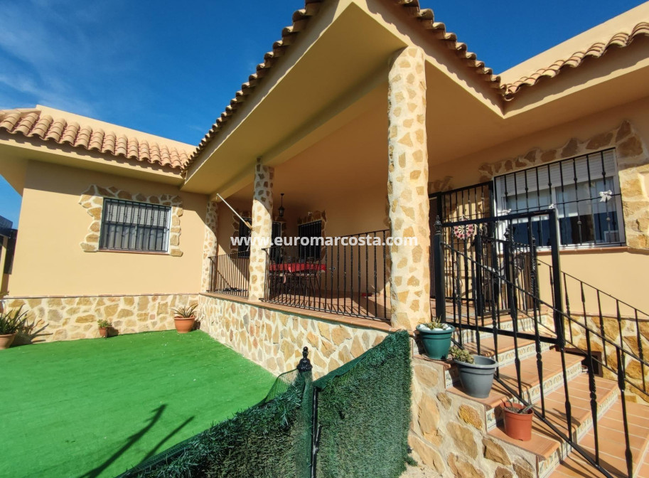 Objekte zum Wiederverkauf - Villa freitstehend - Orihuela Costa