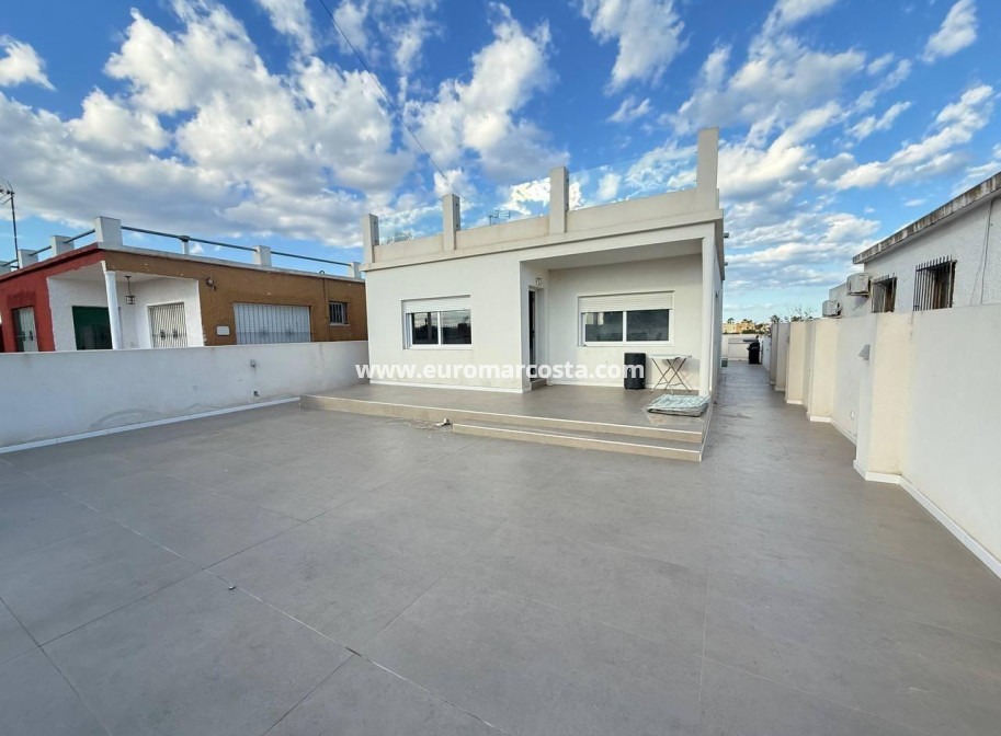 Sale - Casa - Orihuela Costa
