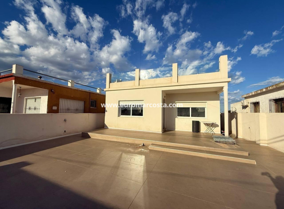 Sale - Casa - Orihuela Costa
