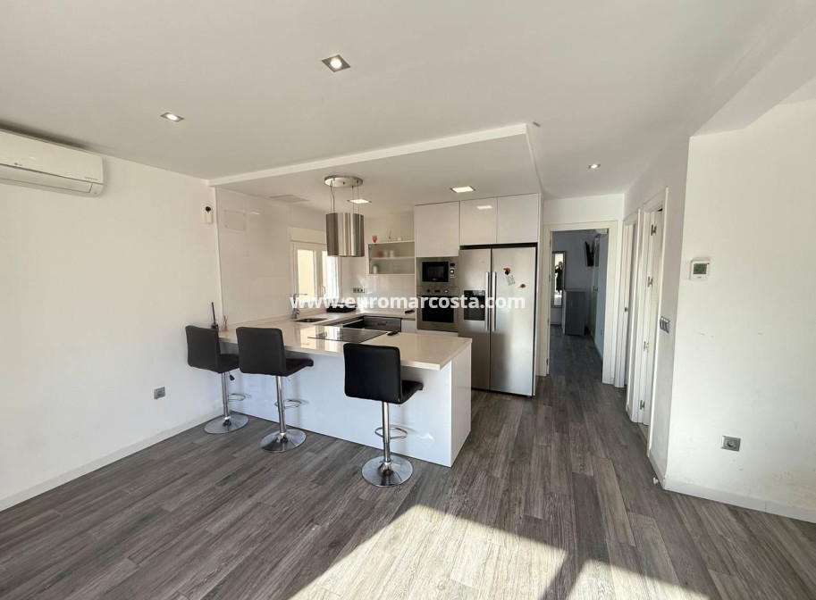 Sale - Casa - Orihuela Costa