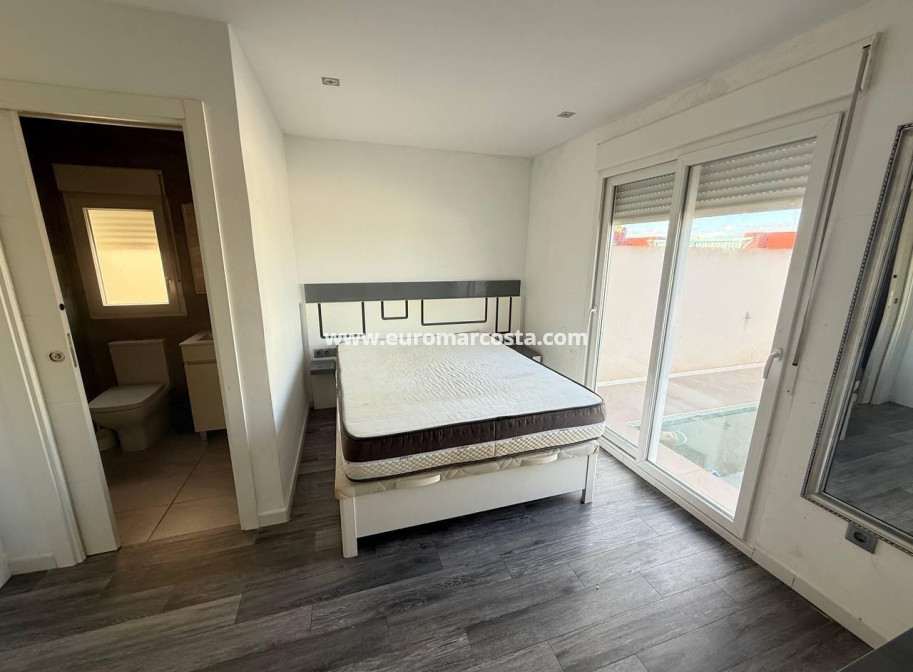 Sale - Casa - Orihuela Costa