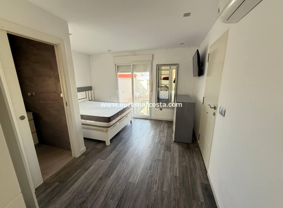 Sale - Casa - Orihuela Costa