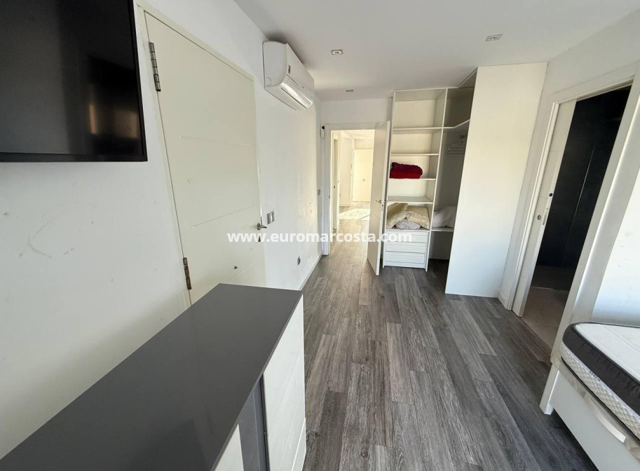 Sale - Casa - Orihuela Costa