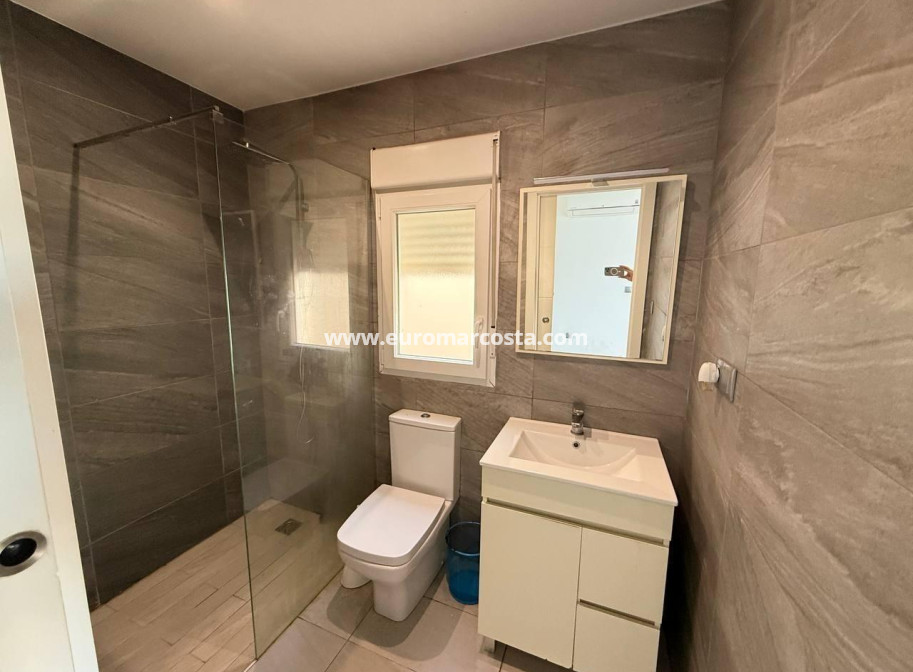 Sale - Casa - Orihuela Costa