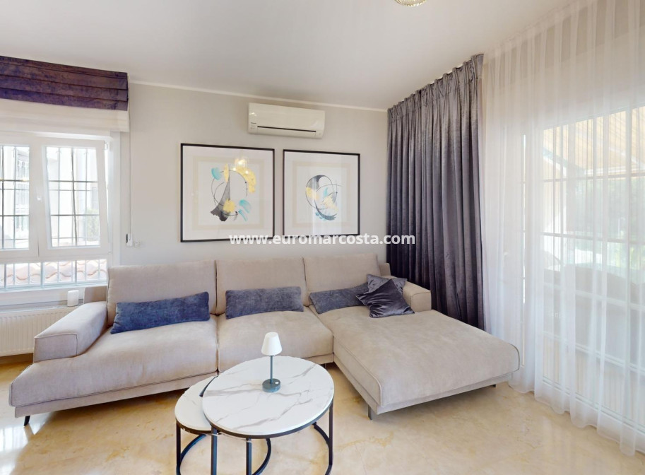 Objekte zum Wiederverkauf - Villa freitstehend - Orihuela Costa - Las Ramblas