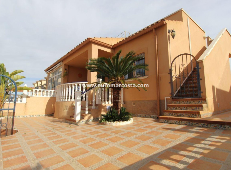 Objekte zum Wiederverkauf - Stadthaus - Orihuela - Los Balcones Y los Altos