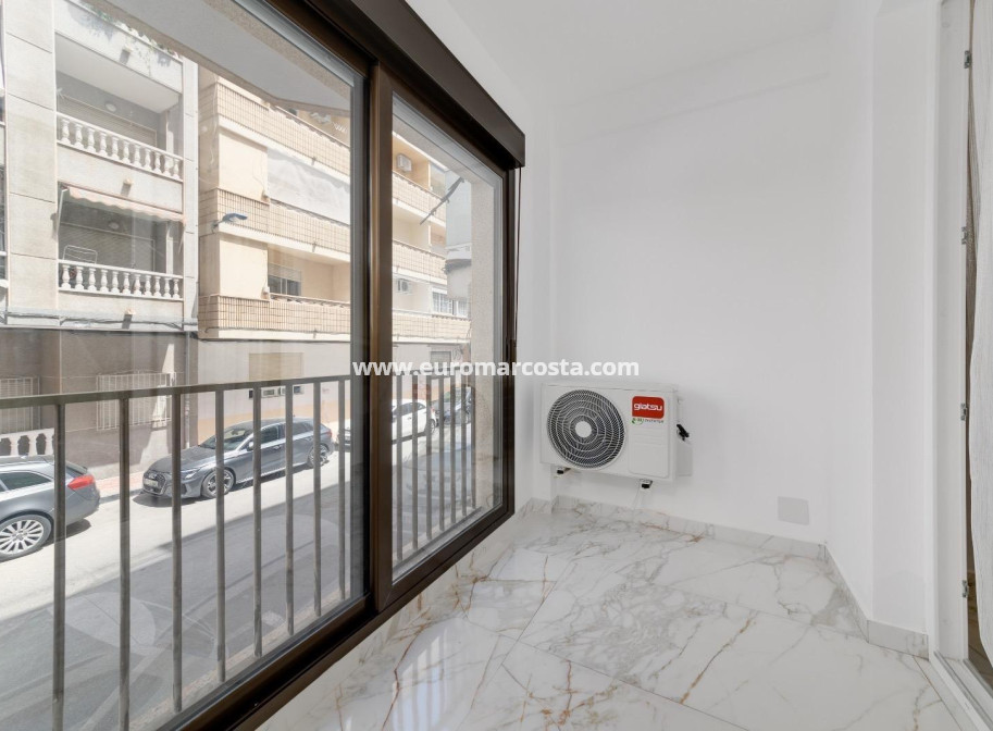 Sale - Apartment / flat - Torrevieja - TORREVIEJA