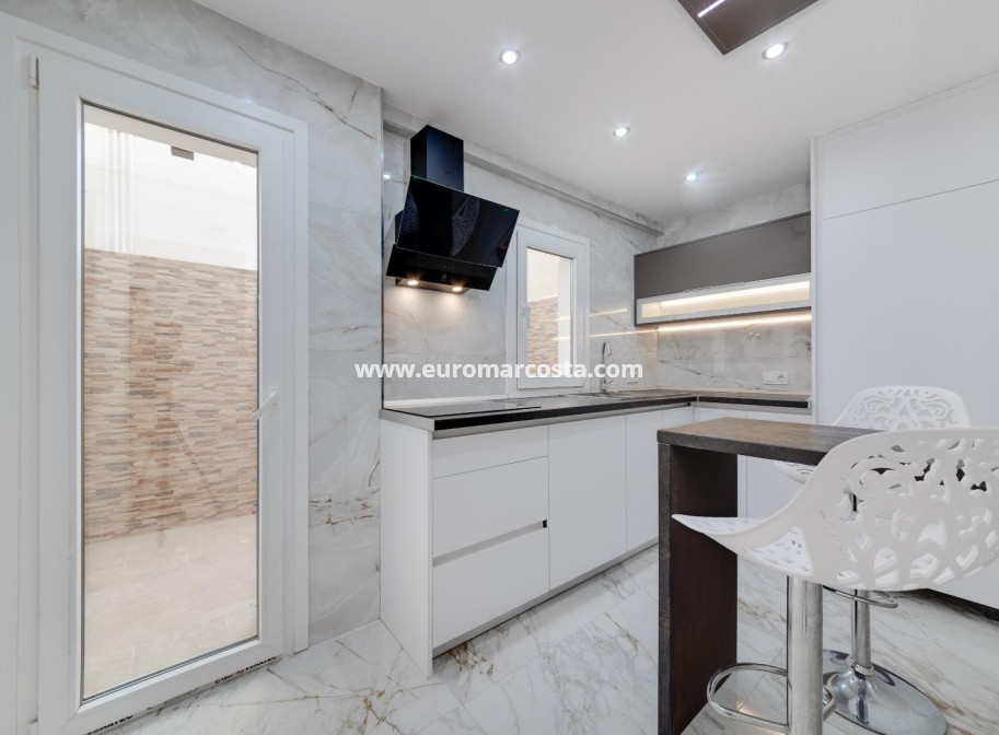 Sale - Apartment / flat - Torrevieja - TORREVIEJA