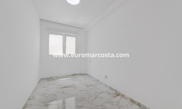 Sale - Apartment / flat - Torrevieja - TORREVIEJA
