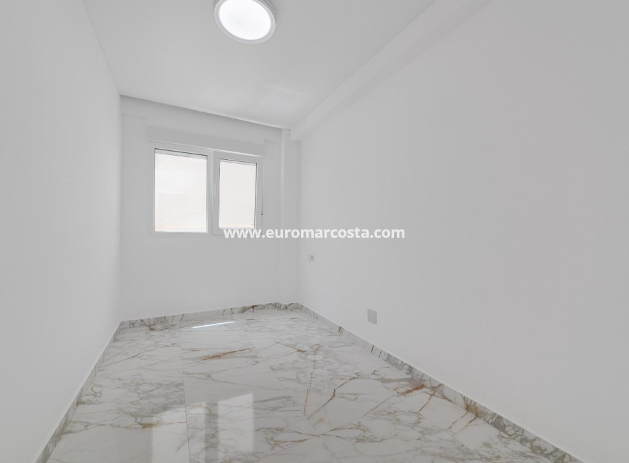Sale - Apartment / flat - Torrevieja - TORREVIEJA