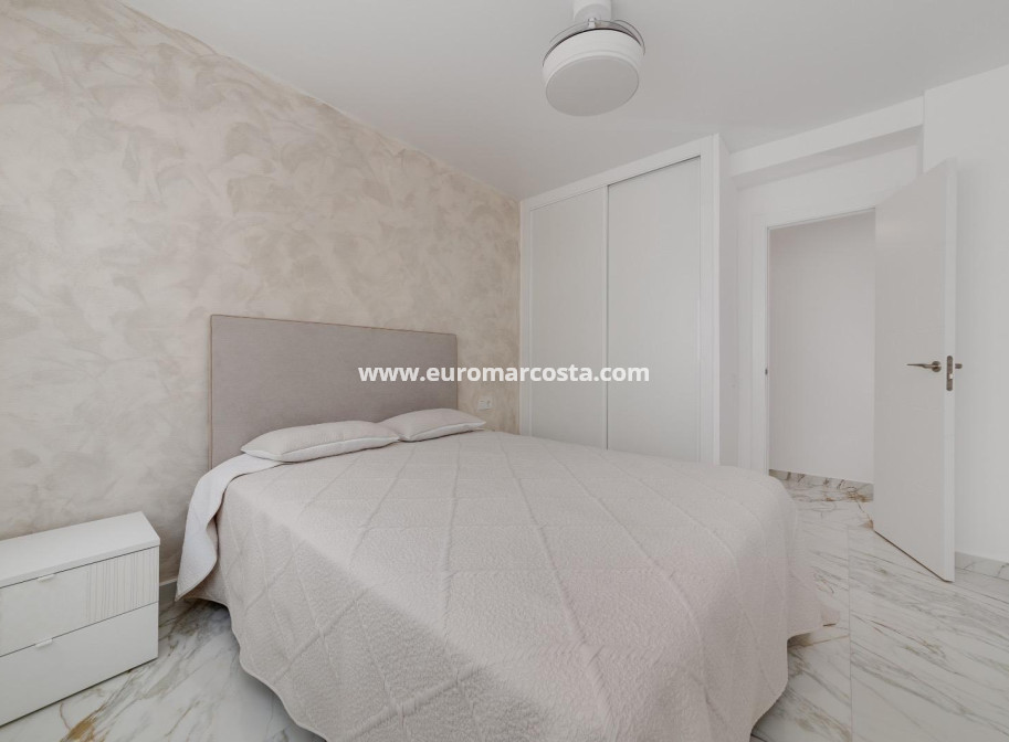 Sale - Apartment / flat - Torrevieja - TORREVIEJA