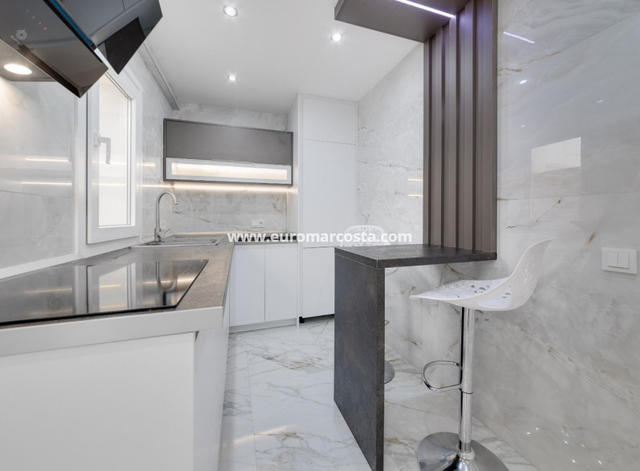 Sale - Apartment / flat - Torrevieja - TORREVIEJA