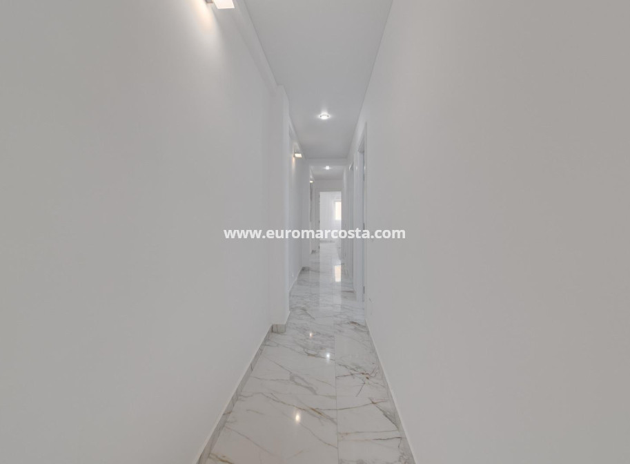 Sale - Apartment / flat - Torrevieja - TORREVIEJA