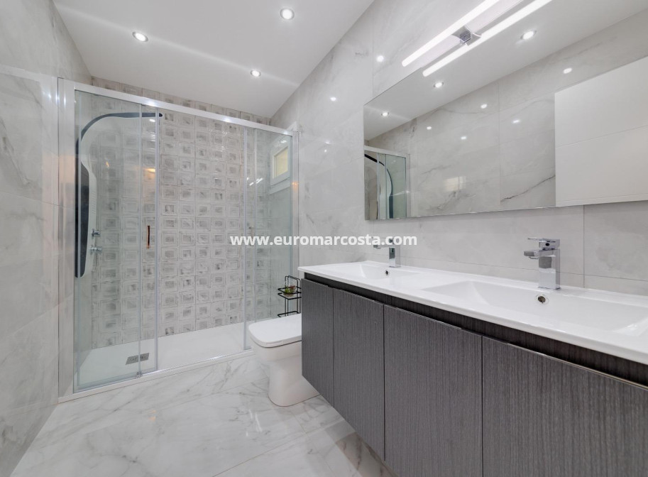 Sale - Apartment / flat - Torrevieja - TORREVIEJA