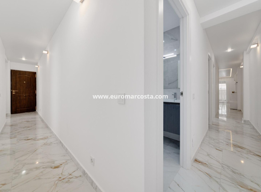 Sale - Apartment / flat - Torrevieja - TORREVIEJA