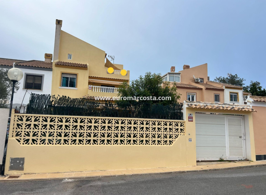 Sale - Villa - Torrevieja - Calas blanca