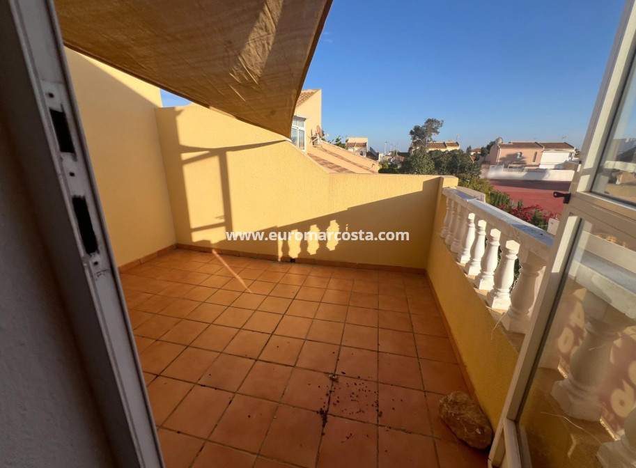 Sale - Villa - Torrevieja - Calas blanca