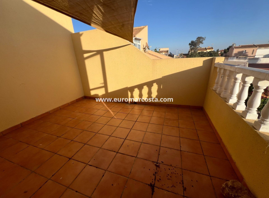 Sale - Villa - Torrevieja - Calas blanca