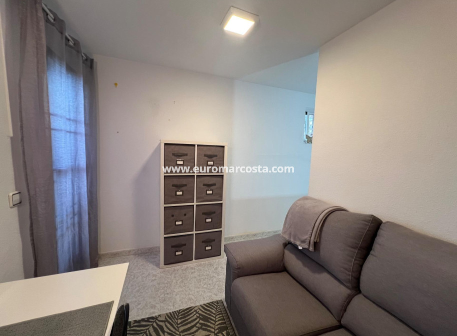Sale - Villa - Torrevieja - Calas blanca