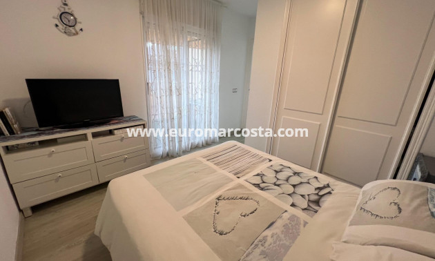 Sale - Villa - Torrevieja - Calas blanca