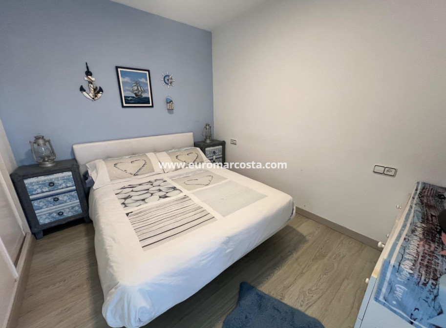 Sale - Villa - Torrevieja - Calas blanca