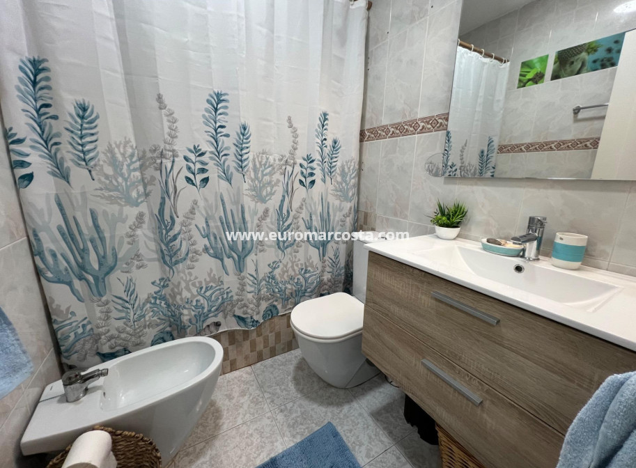 Sale - Villa - Torrevieja - Calas blanca