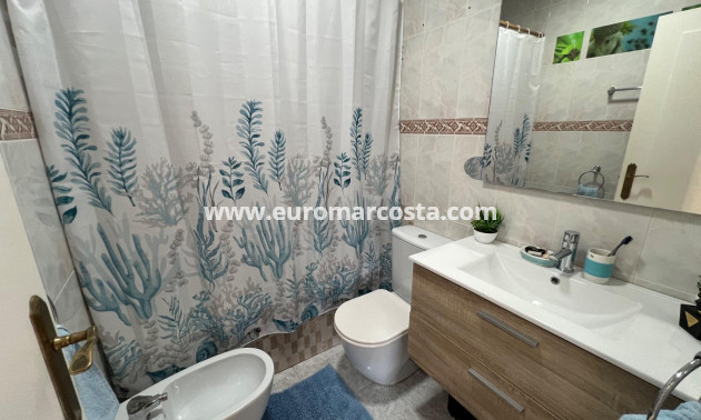 Sale - Villa - Torrevieja - Calas blanca