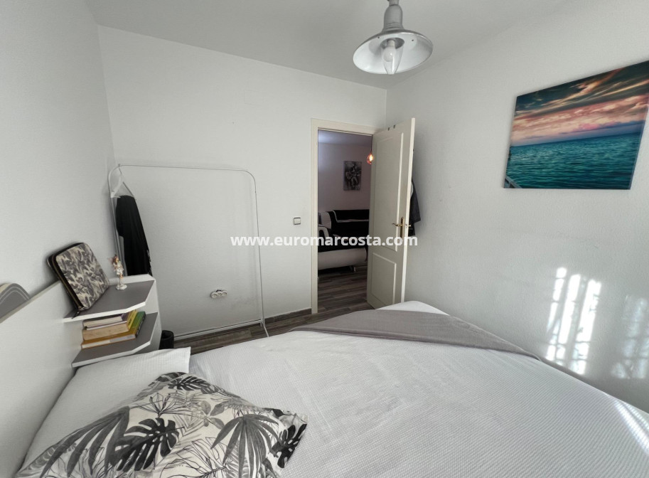 Sale - Villa - Torrevieja - Calas blanca