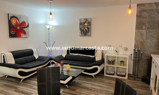 Sale - Villa - Torrevieja - Calas blanca