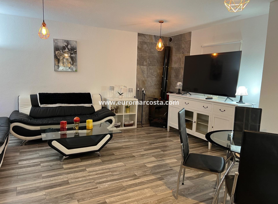 Sale - Villa - Torrevieja - Calas blanca
