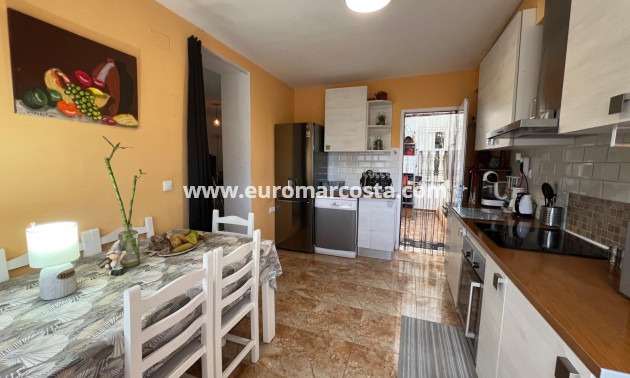 Sale - Villa - Torrevieja - Calas blanca