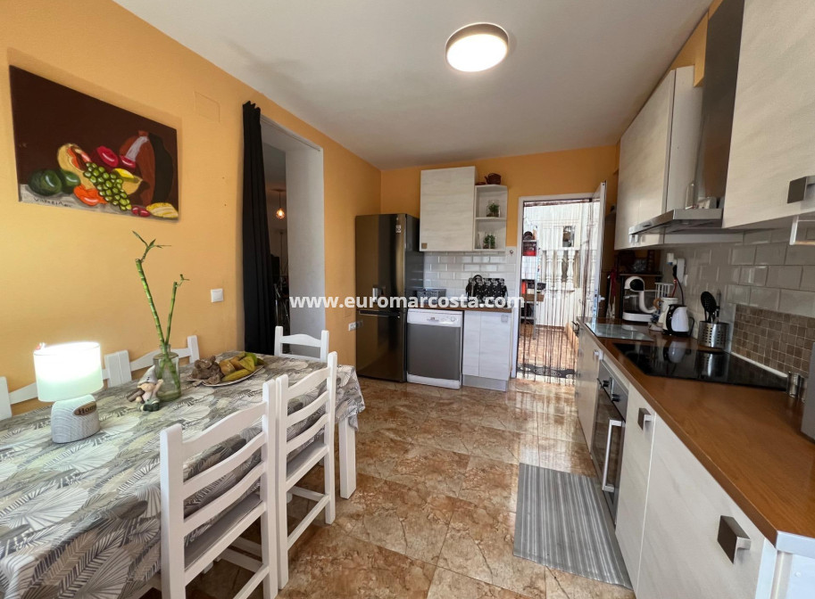 Sale - Villa - Torrevieja - Calas blanca