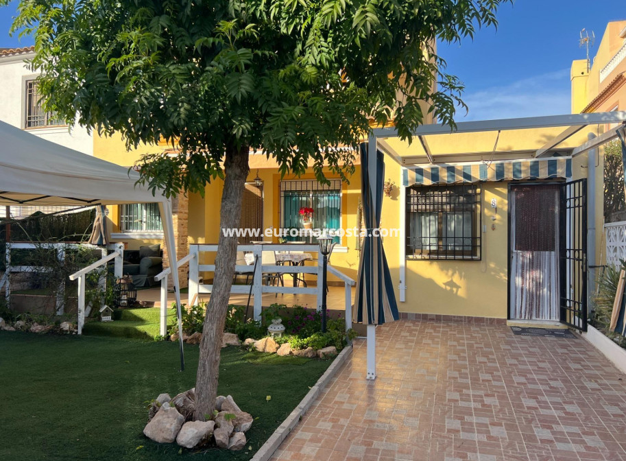 Sale - Villa - Torrevieja - Calas blanca
