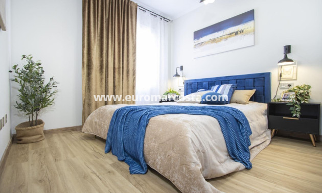 Objekte zum Wiederverkauf - Wohnung - Torrevieja - TORREVIEJA
