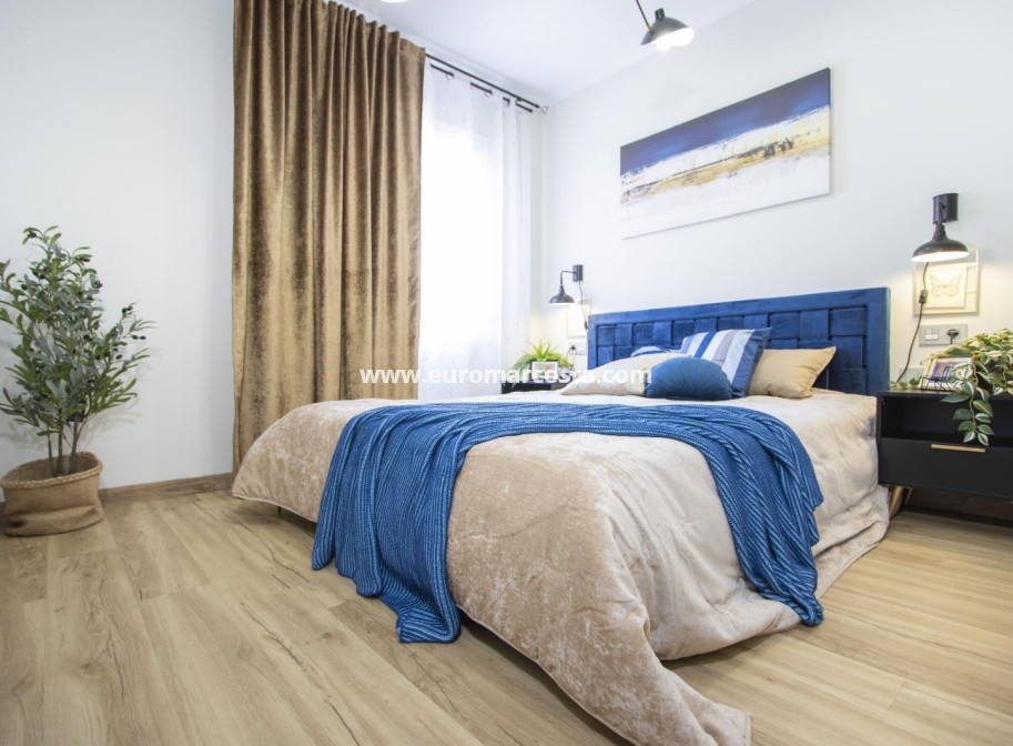 Objekte zum Wiederverkauf - Wohnung - Torrevieja - TORREVIEJA