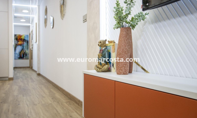 Objekte zum Wiederverkauf - Wohnung - Torrevieja - TORREVIEJA