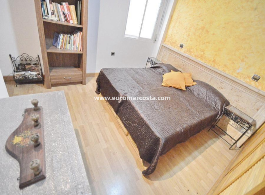 Objekte zum Wiederverkauf - Wohnung - Torrevieja - TORREVIEJA
