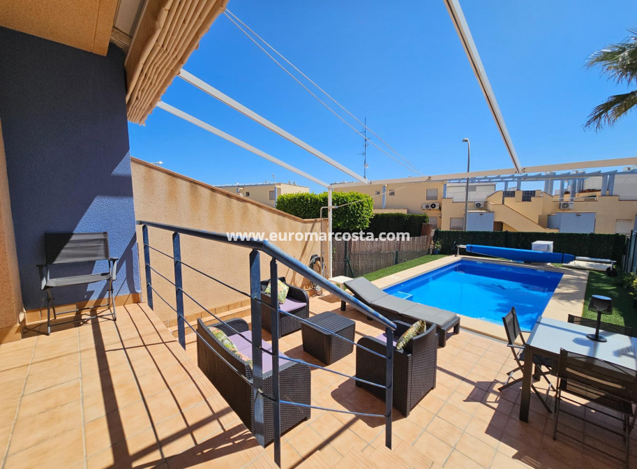 Objekte zum Wiederverkauf - Villa freitstehend - Torrevieja - Orihuela Costa