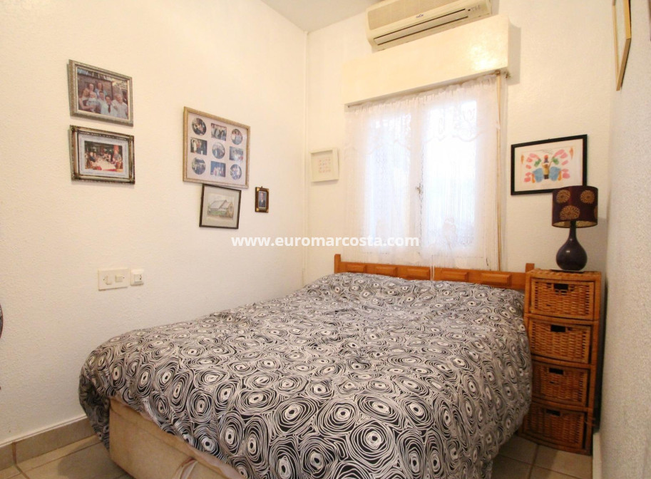 Sale - Villa - Torrevieja - TORREVIEJA